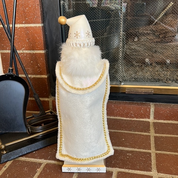 Rare! Vintage 1996 Old World Nutcracker Village  16" White & Gold Winter Santa - Picture 7 of 11